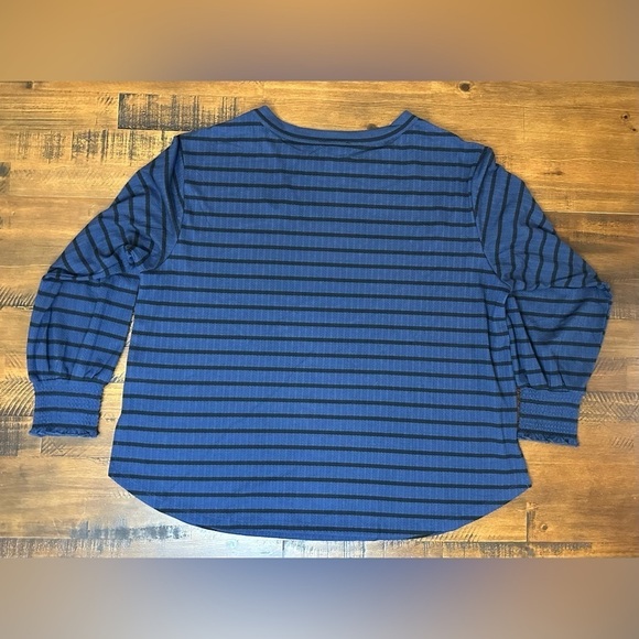 Jessica Simpson Women's Smocked Cuff Long Sleeve 2X Top New Super Soft - Picture 10 of 10